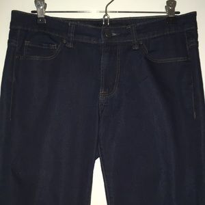 Calvin Klein Size 28/6 Straight Leg low rise Dark Wash Jeans